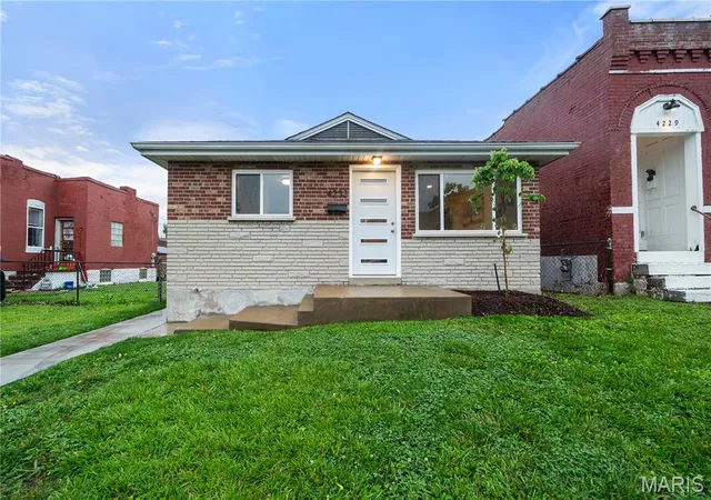 Photo 3 of Single family home for sale at 4233 Delor St, Saint Louis, MO 63116 | MLS# MIS26058403 | Listing updated on 2026-09-21