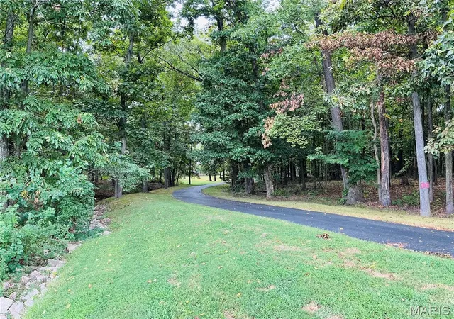Photo 2 of Single family home for sale at 8539 Beaucoup Township Rd, Ashley, IL 62808 | MLS# MIS26058412 | Listing updated on 2026-09-13