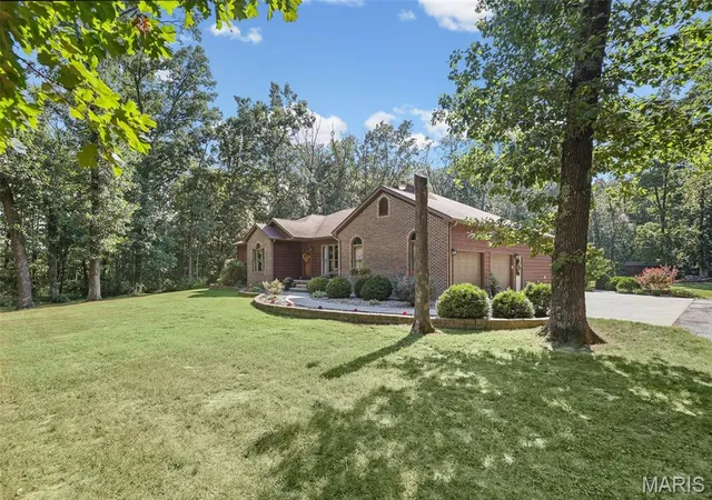 Photo 4 of Single family home for sale at 8539 Beaucoup Township Rd, Ashley, IL 62808 | MLS# MIS26058412 | Listing updated on 2026-09-13