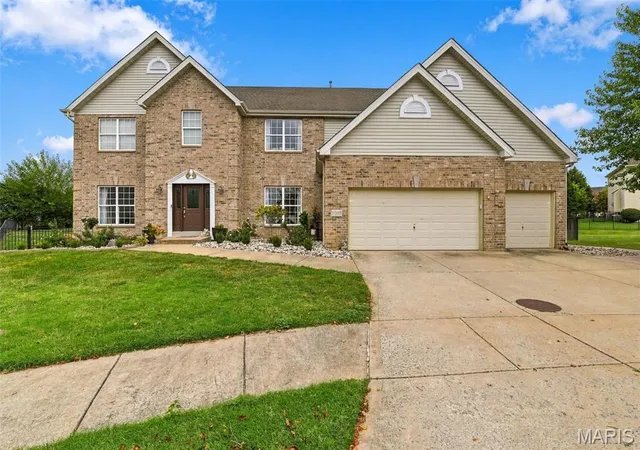 Photo 1 of Single family home for sale at 1000 Gardenbridge Pl, Saint Charles, MO 63303 | MLS# MIS26058413 | Listing updated on 2026-09-21