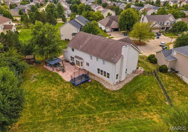 Photo 3 of Single family home for sale at 1000 Gardenbridge Pl, Saint Charles, MO 63303 | MLS# MIS26058413 | Listing updated on 2026-10-20