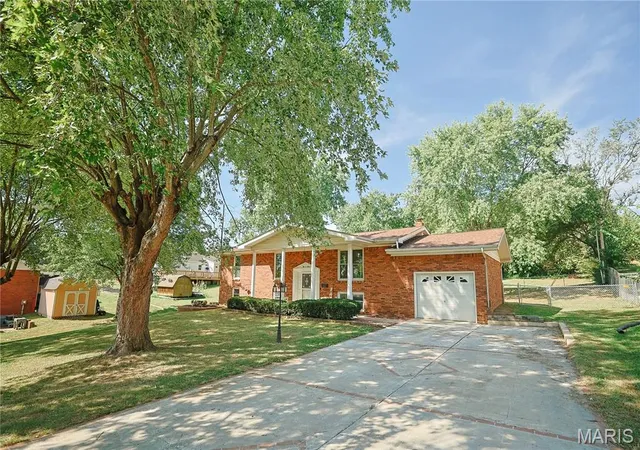 Photo 3 of Sale Pending at 507 Norwood Dr, Bonne Terre, MO 63628 | MLS# MIS26058419 | Listing updated on 2026-10-07
