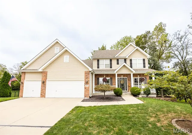 Photo 1 of Sale Pending at 2417 Bobby Jones Ct, Belleville, IL 62220 | MLS# MIS26058423 | Listing updated on 2026-10-02