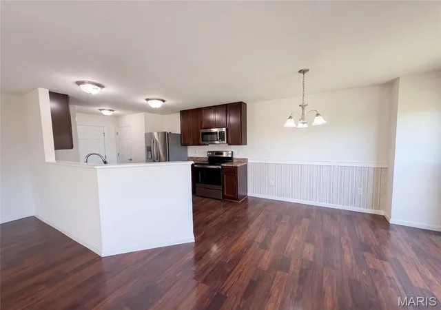 Photo 2 of Townhouse for sale at 5128 Suson Ridge Dr, Saint Louis, MO 63128 | MLS# MIS26058426 | Listing updated on 2026-09-16