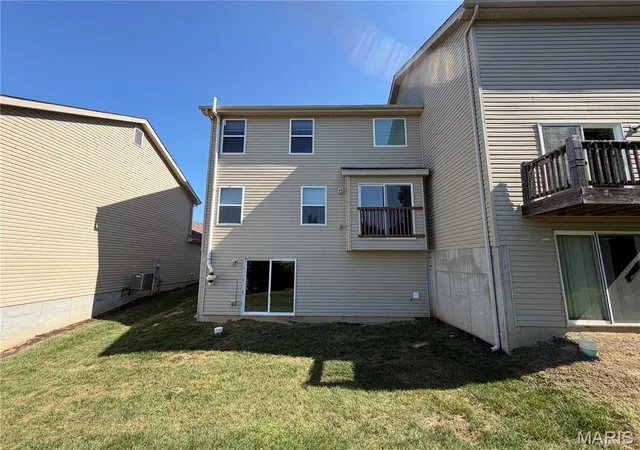 Photo 4 of Townhouse for sale at 5128 Suson Ridge Dr, Saint Louis, MO 63128 | MLS# MIS26058426 | Listing updated on 2026-09-16