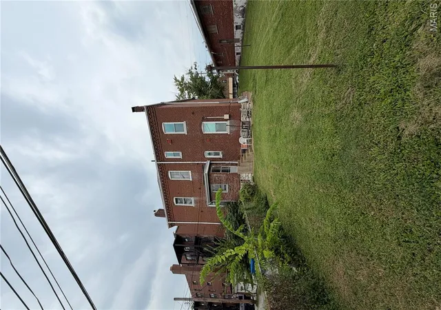 Listing Photo 2 - Condo for sale in building located at 6704 Clayton Ave, Saint Louis, MO 63139