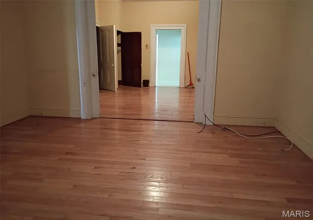 Listing Photo 4 - Condo for sale in building located at 6704 Clayton Ave, Saint Louis, MO 63139