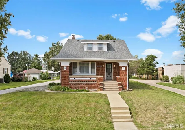 Photo 1 of Single family home for sale at 409 E Main St, Alhambra, IL 62001 | MLS# MIS26058457 | Listing updated on 2026-09-13