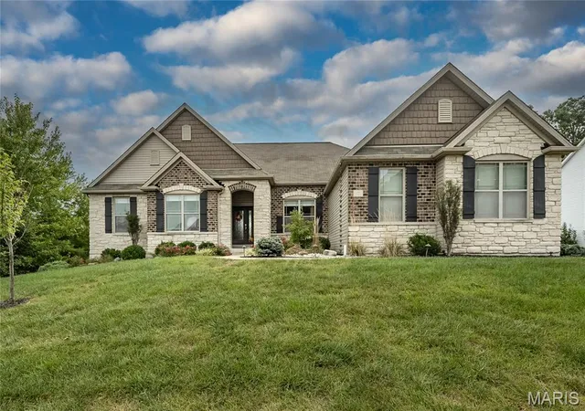 Photo 1 of Sale Pending at 101 Castlewood Ests Dr, O Fallon, MO 63368 | MLS# MIS26058462 | Listing updated on 2026-10-07