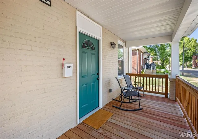 Photo 2 of Single family home for sale at 109 N Oak St, Belleville, IL 62220 | MLS# MIS26058465 | Listing updated on 2026-09-12