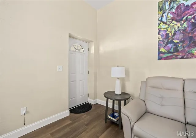 Photo 2 of Single family home for sale at 109 N Oak St, Belleville, IL 62220 | MLS# MIS26058465 | Listing updated on 2026-09-12