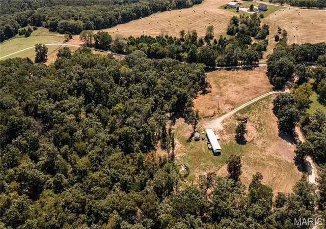 Photo 3 of Manufactured home for sale at 650 County Rd 807, Linn, MO 65051 | MLS# MIS26058472 | Listing updated on 2026-10-06