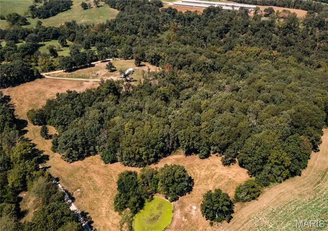 Photo 4 of Manufactured home for sale at 650 County Rd 807, Linn, MO 65051 | MLS# MIS26058472 | Listing updated on 2026-10-06