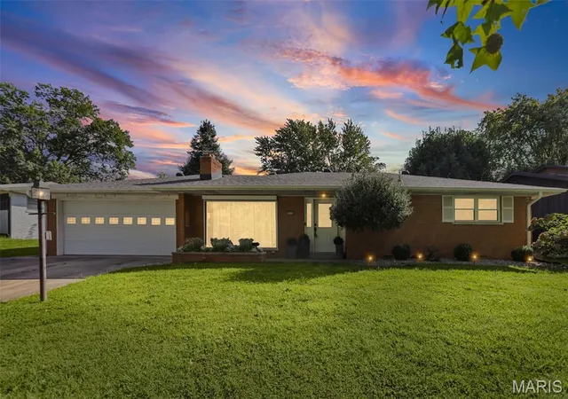 Photo 3 of Single family home for sale at 3820 Tanbark Dr, Swansea, IL 62226 | MLS# MIS26058502 | Listing updated on 2026-09-20