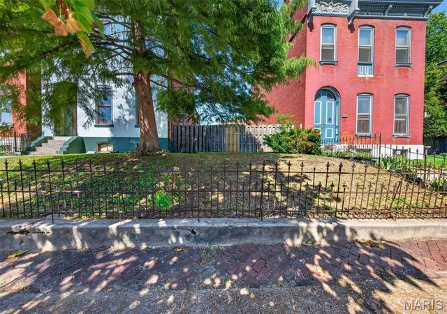 Photo 48 of Single family home for sale at 2023 Sidney St, Saint Louis, MO 63104 | MLS# MIS26058504 | Listing updated on 2026-10-03