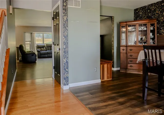 Photo 3 of Single family home for sale at 904 Mystic Oaks Ct, Imperial, MO 63052 | MLS# MIS26058508 | Listing updated on 2026-09-20