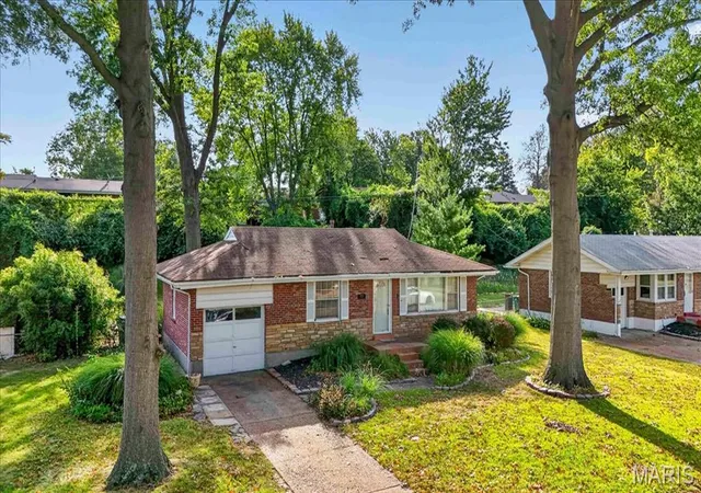 Photo 2 of Single family home for sale at 10318 Seaton Dr, Saint Louis, MO 63137 | MLS# MIS26058527 | Listing updated on 2026-10-07