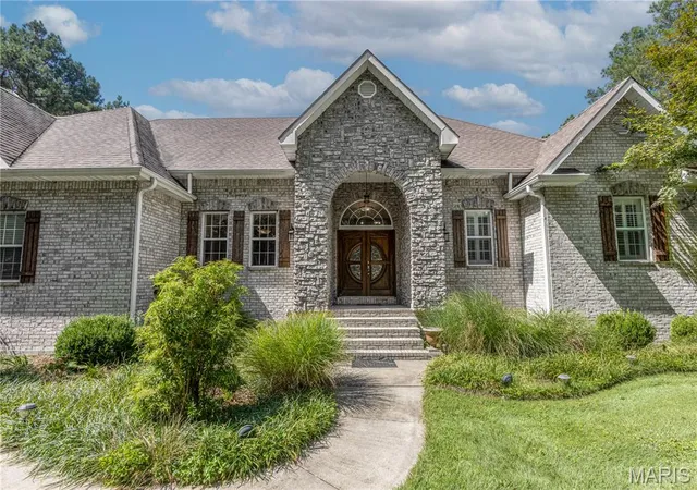 Photo 3 of Single family home for sale at 20 Deer Trl, Benton, MO 63736 | MLS# MIS26058528 | Listing updated on 2026-09-19