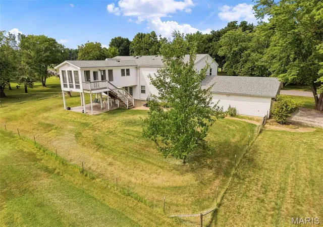 Photo 2 of Sale Pending at 301 Bridle Path Ln, O Fallon, MO 63366 | MLS# MIS26058536 | Listing updated on 2026-09-13