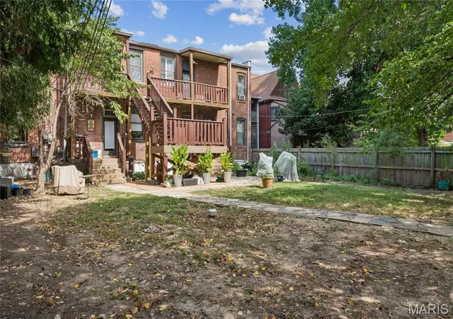 Listing Photo 5 - Condo for sale in building located at 4324 W Pine Blvd, St. Louis, MO 63108 - Unit #A