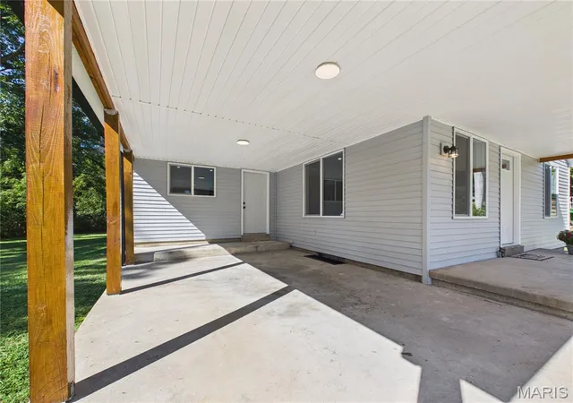 Photo 2 of Single family home for sale at 237 Kies Ave, Jackson, MO 63755 | MLS# MIS26058549 | Listing updated on 2026-09-20