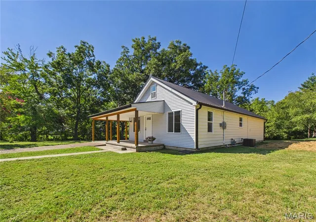 Photo 4 of Single family home for sale at 237 Kies Ave, Jackson, MO 63755 | MLS# MIS26058549 | Listing updated on 2026-09-20
