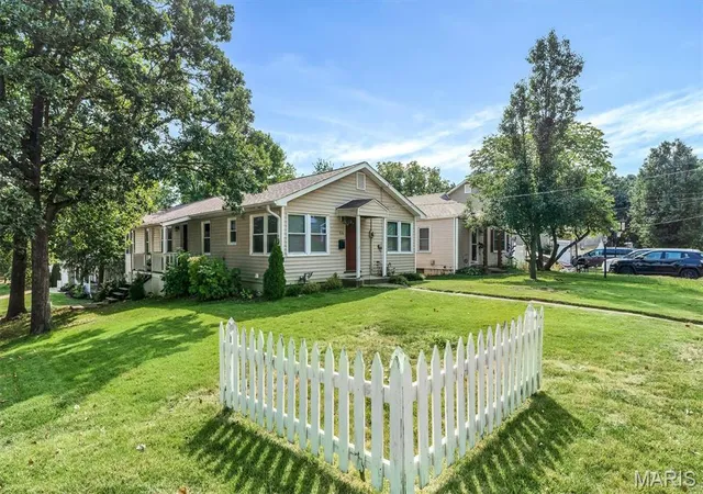 Photo 1 of Single family home for sale at 836 Evans Ave, Saint Louis, MO 63122 | MLS# MIS26058569 | Listing updated on 2026-09-22