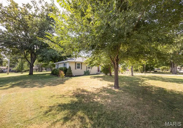 Photo 1 of Single family home for sale at 524 Fleming St, Granite City, IL 62040 | MLS# MIS26058588 | Listing updated on 2026-09-14