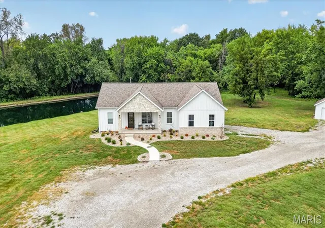 Photo 1 of Single family home for sale at 1542 Troy Ofallon Rd, Troy, IL 62294 | MLS# MIS26058589 | Listing updated on 2026-09-27