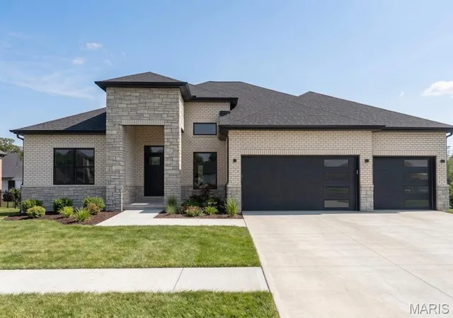 Photo 1 of Single family home for sale at 1524 Oglesby Dr, Edwardsville, IL 62025 | MLS# MIS26058591 | Listing updated on 2026-09-25
