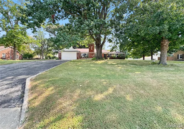 Photo 2 of Single family home for sale at 408 N Moore St, Waterloo, IL 62298 | MLS# MIS26058597 | Listing updated on 2026-09-26