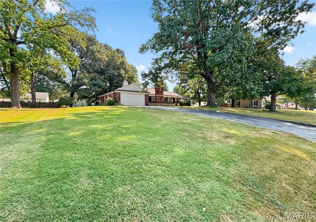Photo 4 of Single family home for sale at 408 N Moore St, Waterloo, IL 62298 | MLS# MIS26058597 | Listing updated on 2026-09-26