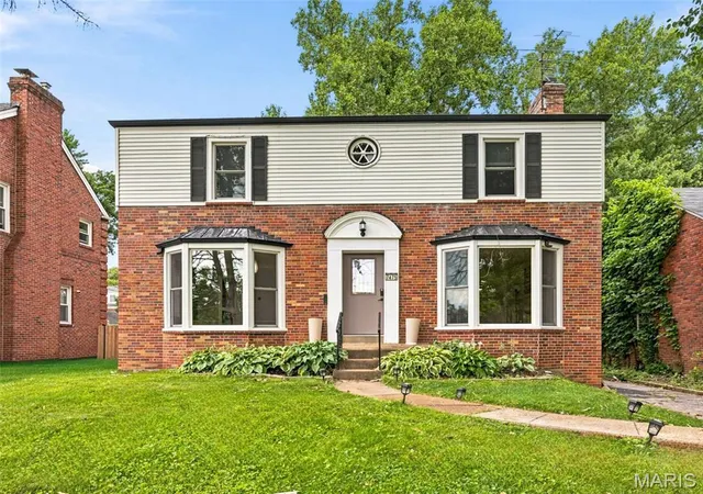 Photo 2 of Single family home for sale at 7475 Shaftesbury Ave, Saint Louis, MO 63130 | MLS# MIS26058613 | Listing updated on 2026-09-14