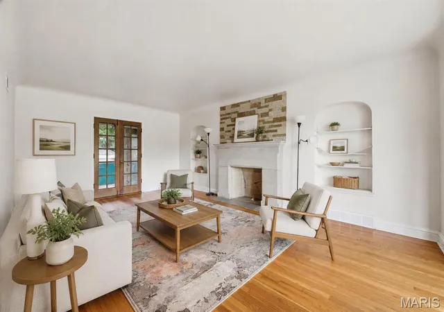 Photo 3 of Single family home for sale at 7475 Shaftesbury Ave, Saint Louis, MO 63130 | MLS# MIS26058613 | Listing updated on 2026-09-14