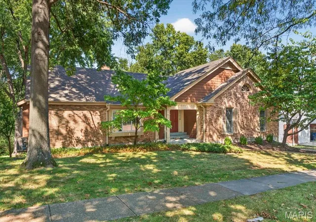 Photo 1 of Single family home for sale at 1573 Carman Valley Dr, Ballwin, MO 63021 | MLS# MIS26058618 | Listing updated on 2026-09-17