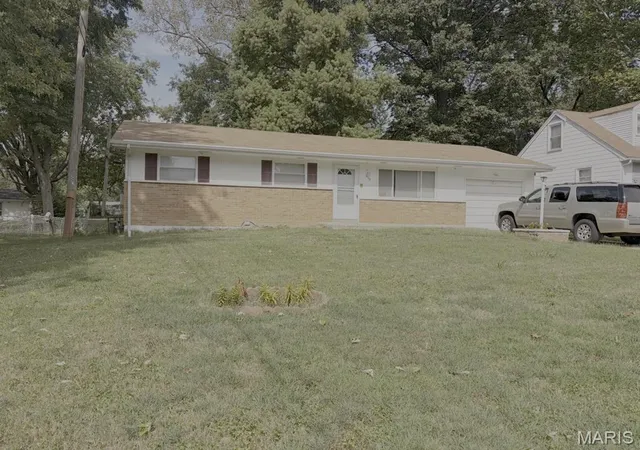 Photo 1 of Single family home for sale at 839 Font Ln, Saint Louis, MO 63137 | MLS# MIS26058622 | Listing updated on 2026-10-06