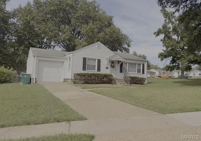 Photo 1 of Single family home for sale at 1229 Kilgore Dr, Saint Louis, MO 63137 | MLS# MIS26058630 | Listing updated on 2026-10-06