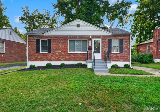 Photo 1 of Sale Pending at 1131 Mount Olive Ave, Saint Louis, MO 63130 | MLS# MIS26058632 | Listing updated on 2026-09-13
