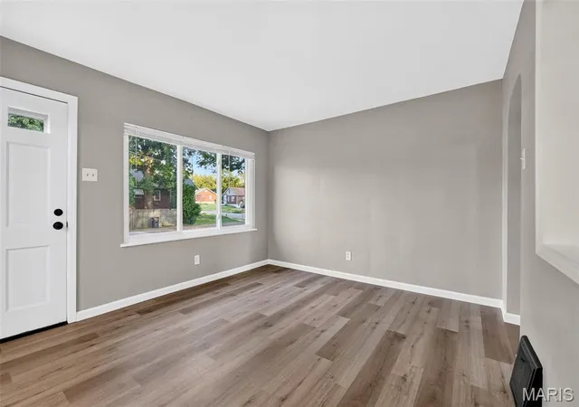 Photo 3 of Sale Pending at 1131 Mount Olive Ave, Saint Louis, MO 63130 | MLS# MIS26058632 | Listing updated on 2026-09-13