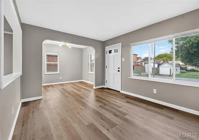 Photo 4 of Sale Pending at 1131 Mount Olive Ave, Saint Louis, MO 63130 | MLS# MIS26058632 | Listing updated on 2026-09-13