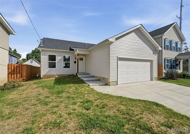 Photo 29 of Sale Pending at 125 E Arlee Ave, Saint Louis, MO 63125 | MLS# MIS26058645 | Listing updated on 2026-10-06