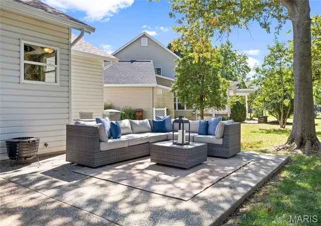 Photo 3 of Single family home for sale at 739 Winterfield Dr, Saint Peters, MO 63304 | MLS# MIS26058659 | Listing updated on 2026-10-10