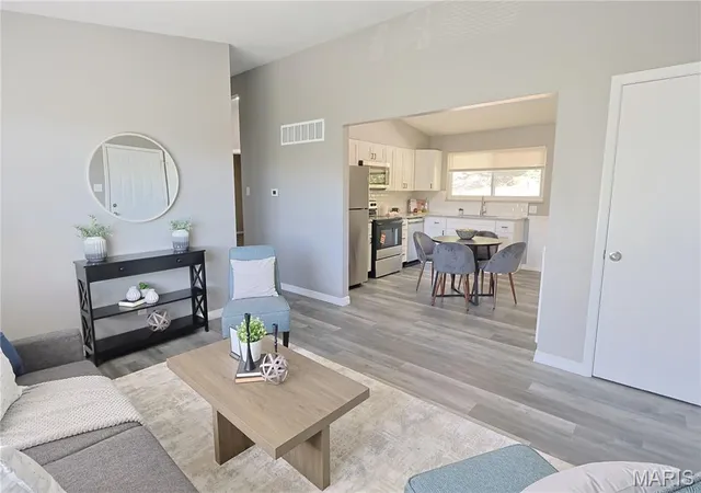 Photo 3 of Single family home for sale at 63 Patricia Pl, Fenton, MO 63026 | MLS# MIS26058661 | Listing updated on 2026-10-06