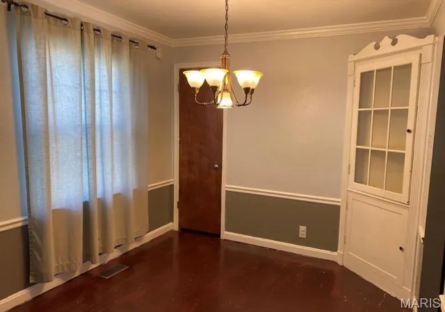 Photo 3 of Single family home for sale at 10326 Ashbrook Dr, Saint Louis, MO 63137 | MLS# MIS26058678 | Listing updated on 2026-10-06