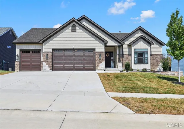 Single family home for sale at 293 Laurens Spring Ct, Lake Saint Louis, MO 63367 | MLS# MIS26058690