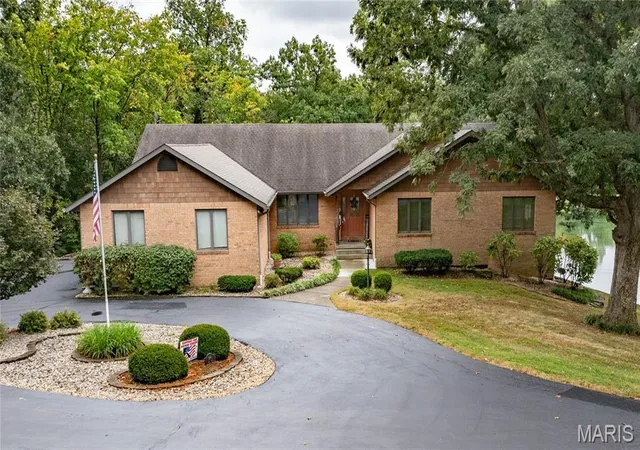 Single family home for sale at 106 Lake Dr, Alton, IL 62002 | MLS# MIS26058697