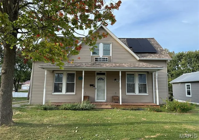 Single family home for sale at 501 E Main St, Steeleville, IL 62288 | MLS# MIS26058702