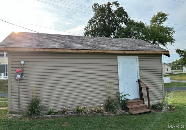 Photo 3 of Single family home for sale at 501 E Main St, Steeleville, IL 62288 | MLS# MIS26058702 | Listing updated on 2026-09-23