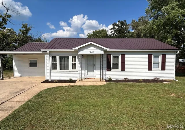 Photo 1 of Single family home for sale at 1461 Elmont Rd, Sullivan, MO 63080 | MLS# MIS26058708 | Listing updated on 2026-09-26