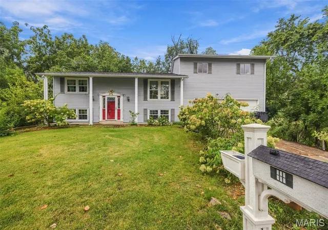 Photo 1 of Sale Pending at 1301 Drummond Ct, Saint Charles, MO 63303 | MLS# MIS26058721 | Listing updated on 2026-09-22